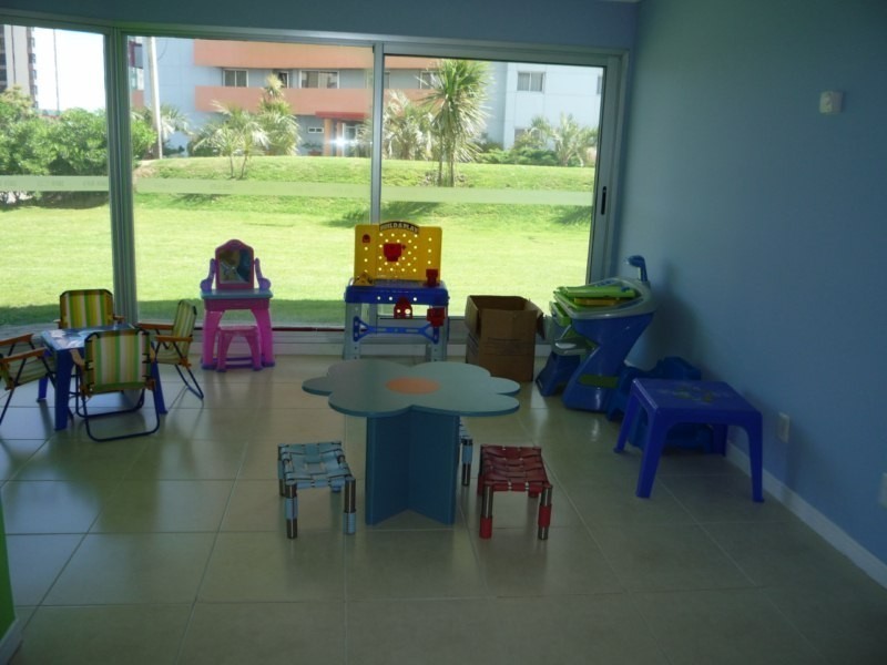 Magnifico Pent House en alquiler con vistas a la Playa Brava y entorno.